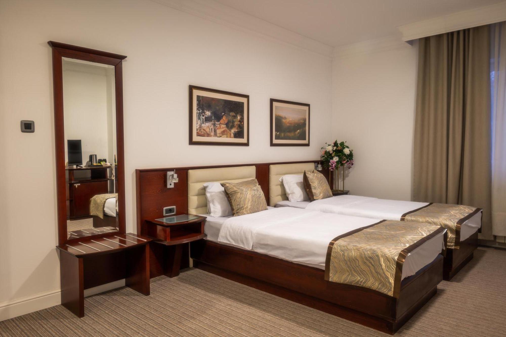 Kula Hotel Mio City מראה חיצוני תמונה